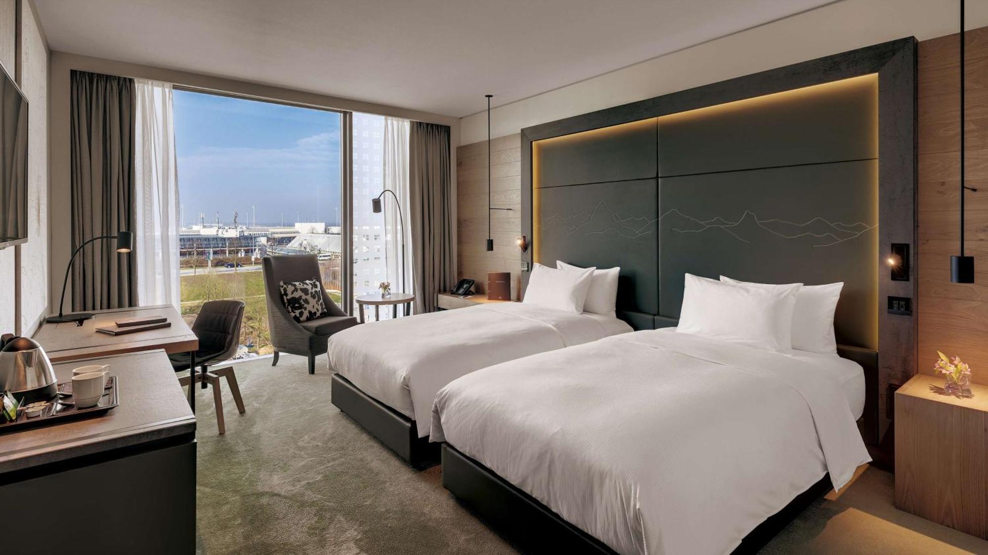 Hilton Munich Airport 4*