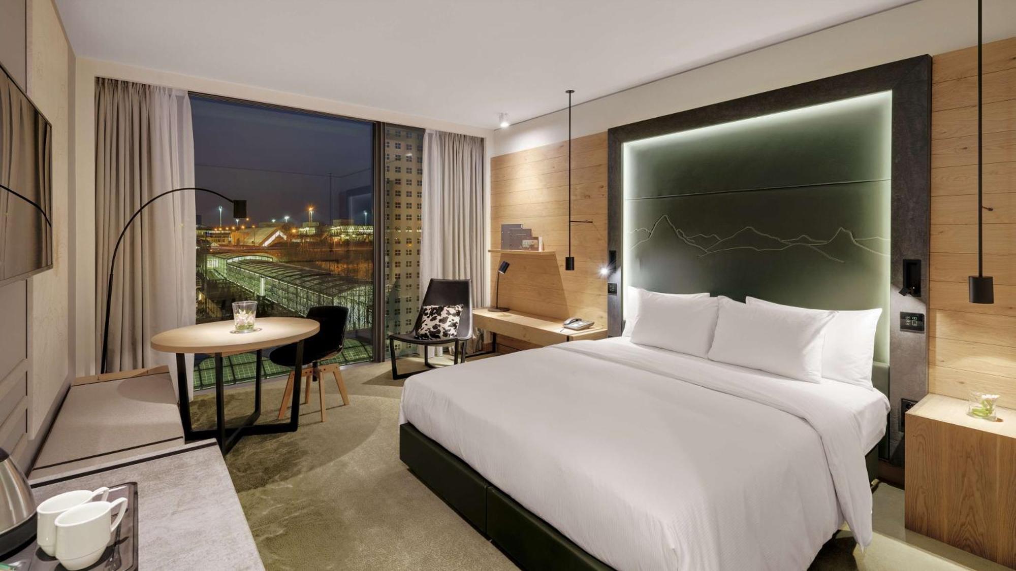 Hotel Hilton Munich Airport 4*
