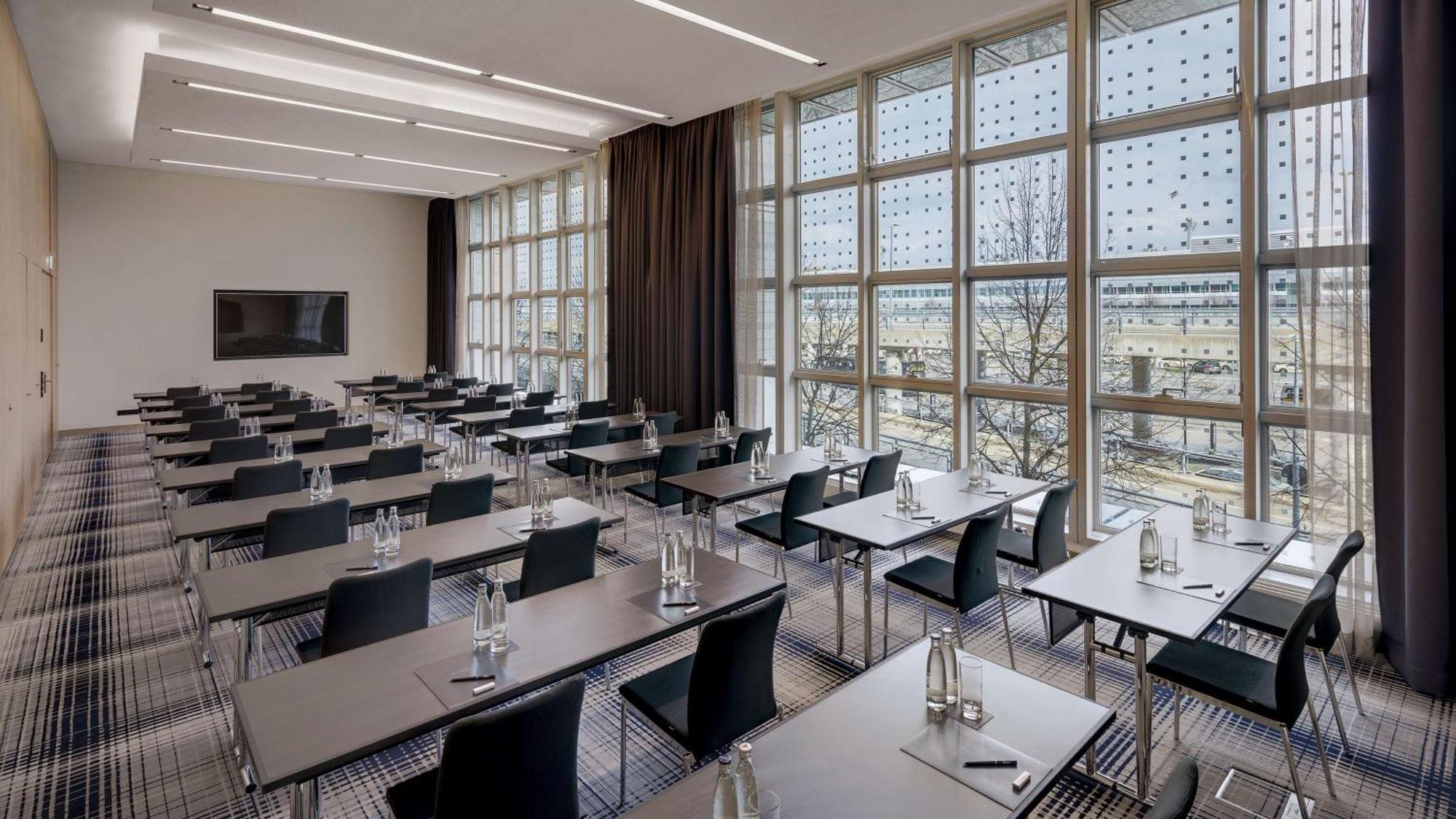 Hilton Munich Airport Hotel 4*