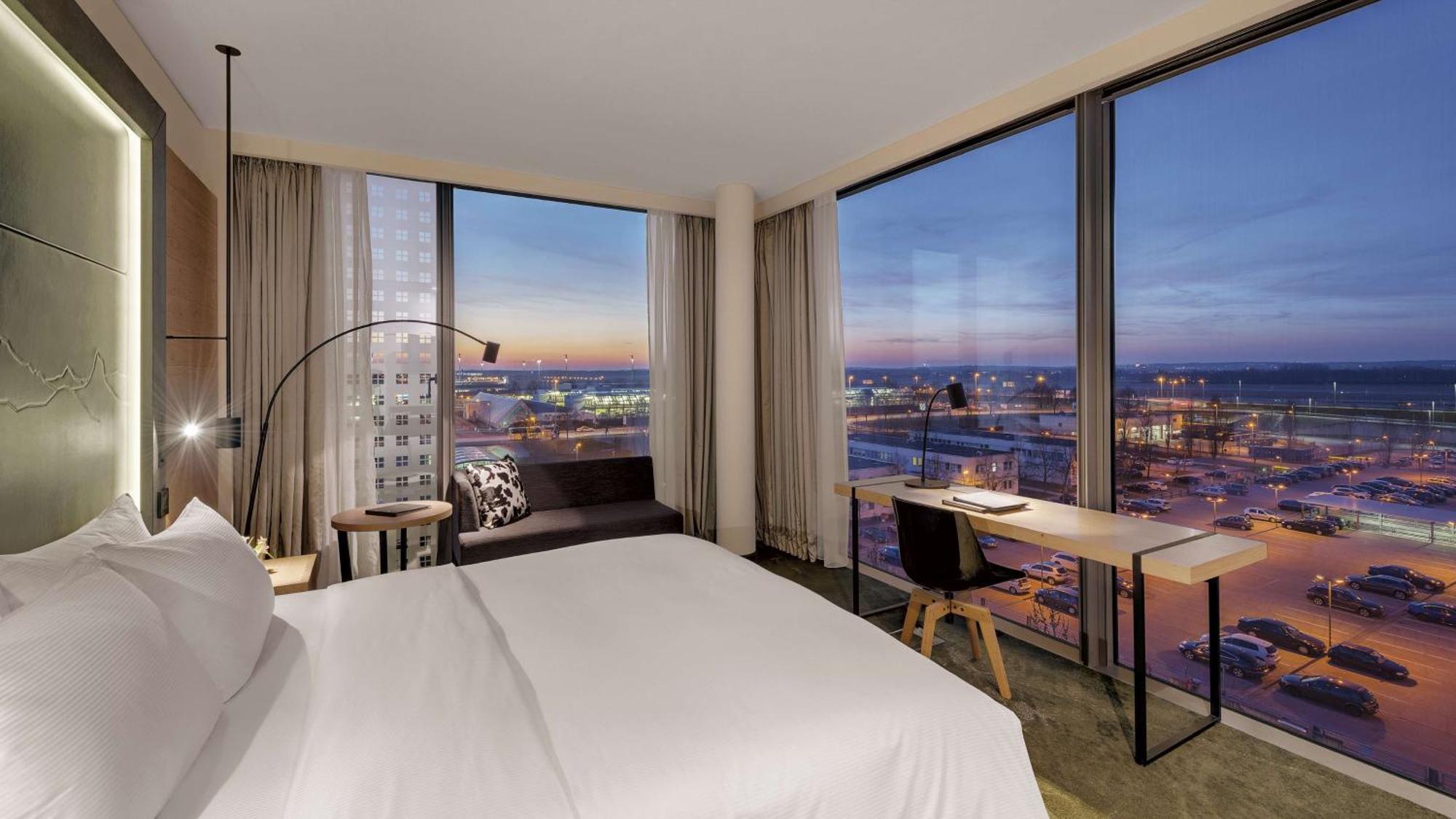 Hilton Munich Airport 4*
