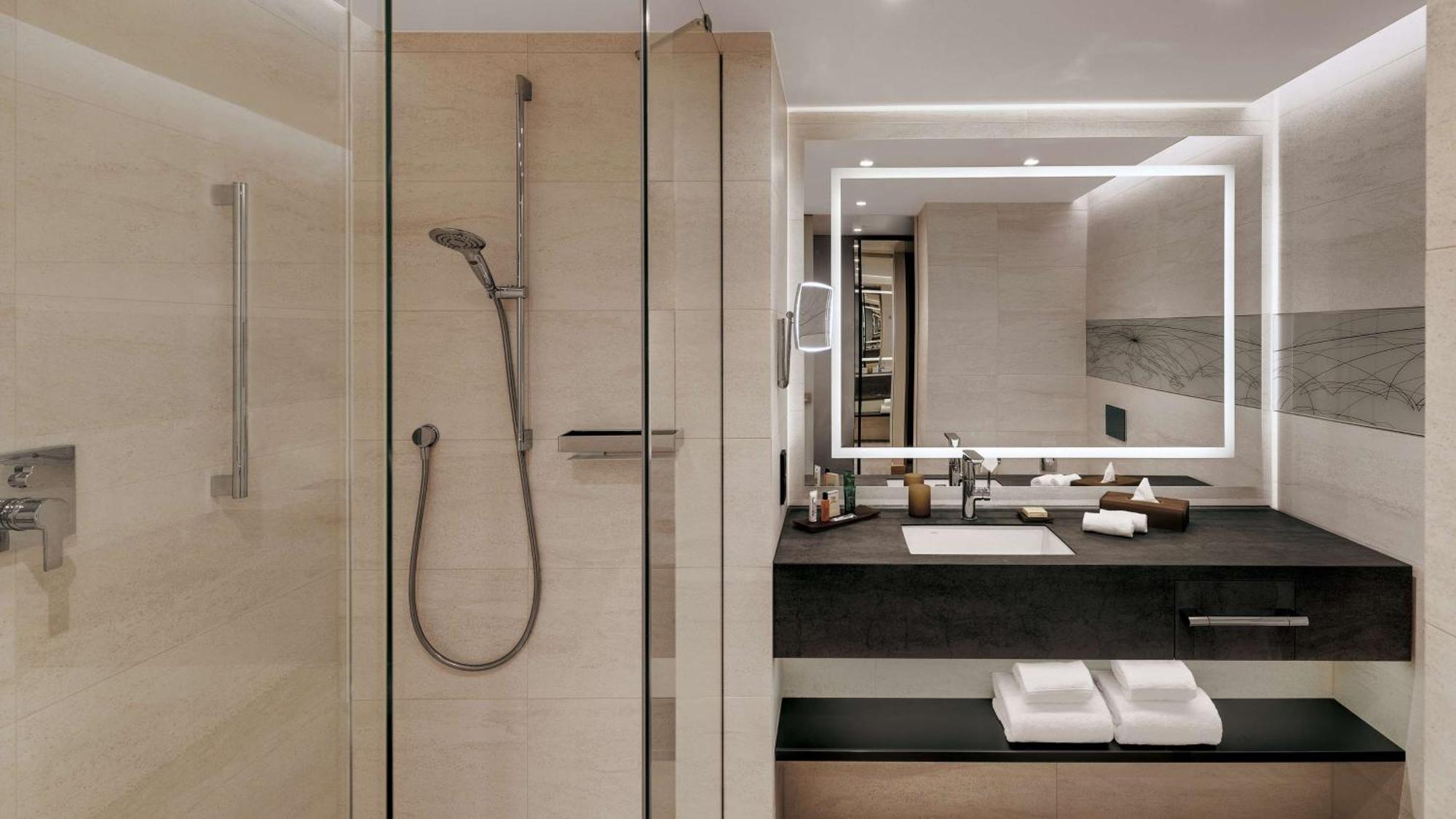 Hotel Hilton Munich Airport 4*